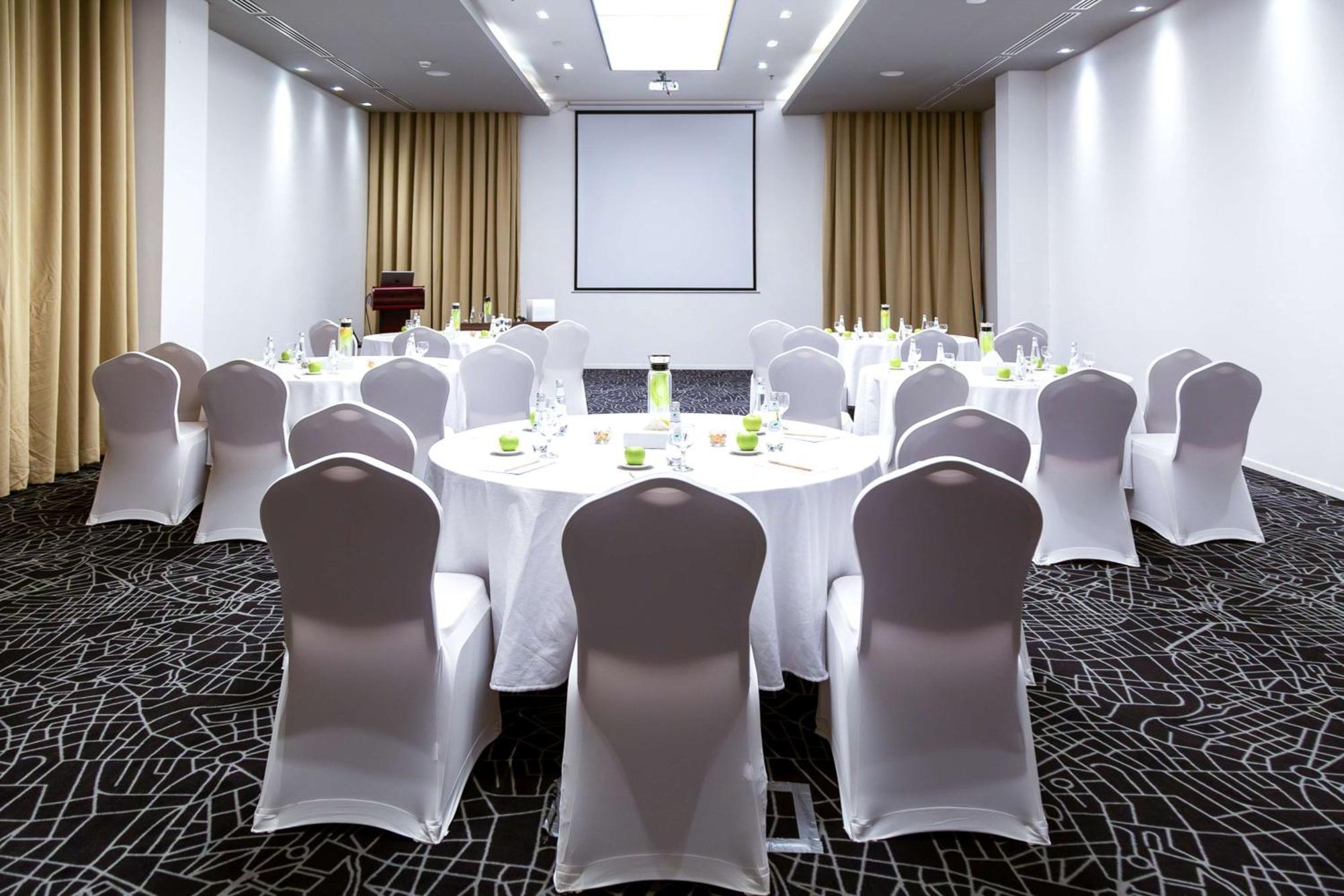 Radisson Hotel & Apartments Dammam Industrial City Exterior foto
